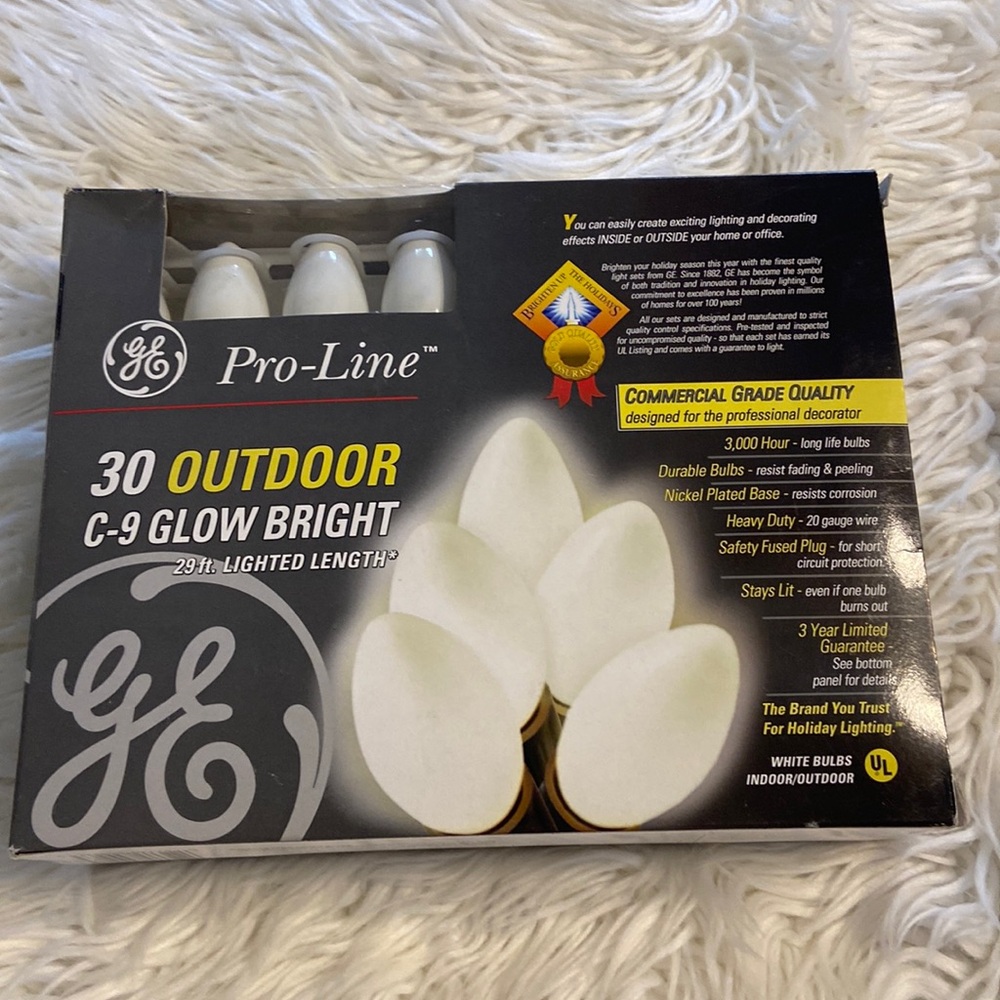 GE 30 OUTDOOR C-9 GLOW BRIGHT LIGHTS COLOR WHITE BRAND NEW